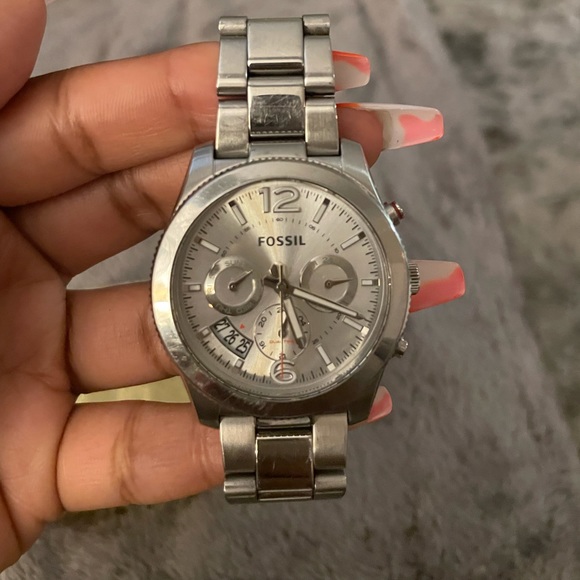 Fossil Watch - Picture 3 of 5